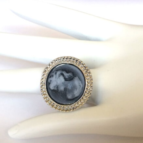 Cameo Cocktail Ring Size 6 8 9 10 Silver Plated Vintage Victorian Deco Lady Gray - Picture 4 of 8